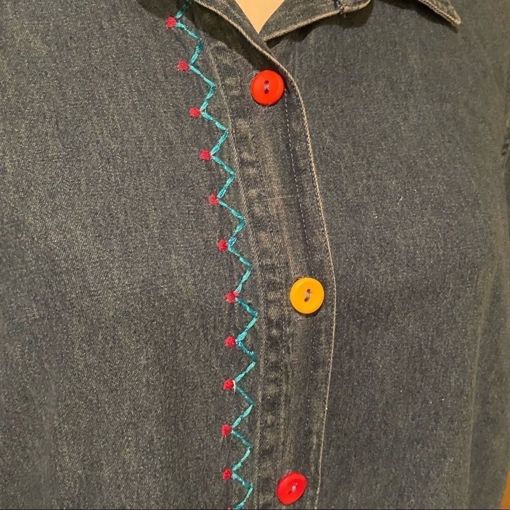 New Direction Embroidered Jean Shortsleeved Shirt Size Medium - Picture 6 of 12